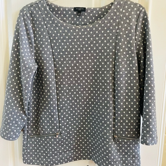 Talbots Ladies Petite Medium Festive Top - Picture 2 of 10